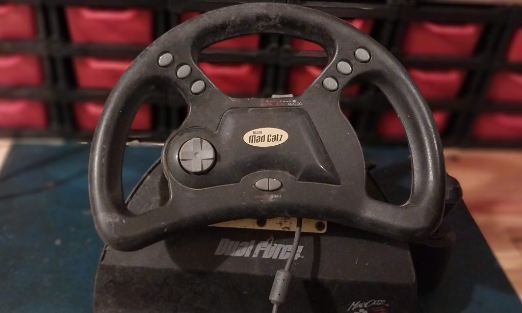 Volante Mad Catz de PlayStation 1 restaurado y adaptado a USB – Random Maker